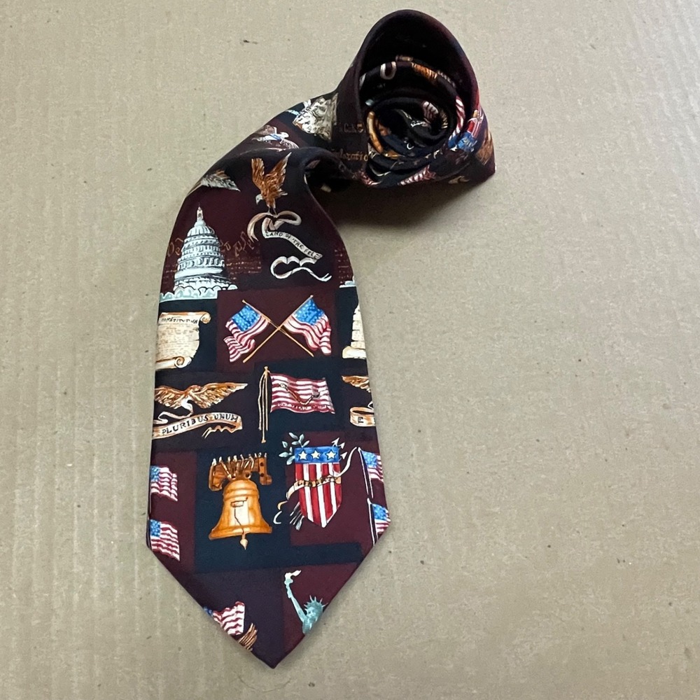 Vintage Alynn Neckwear "God Bless America" Novelty Print 100% Silk Tie 1990's